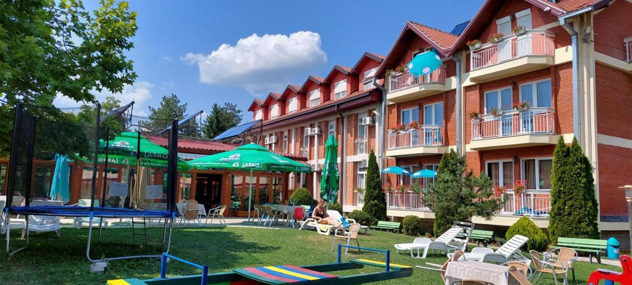 Hotel Ravni Gaj Knic Kültér fotó