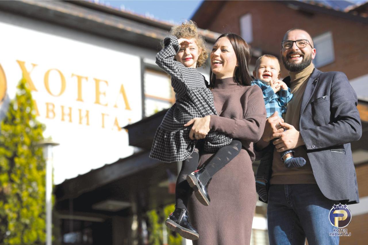 Hotel Ravni Gaj Knic Kültér fotó