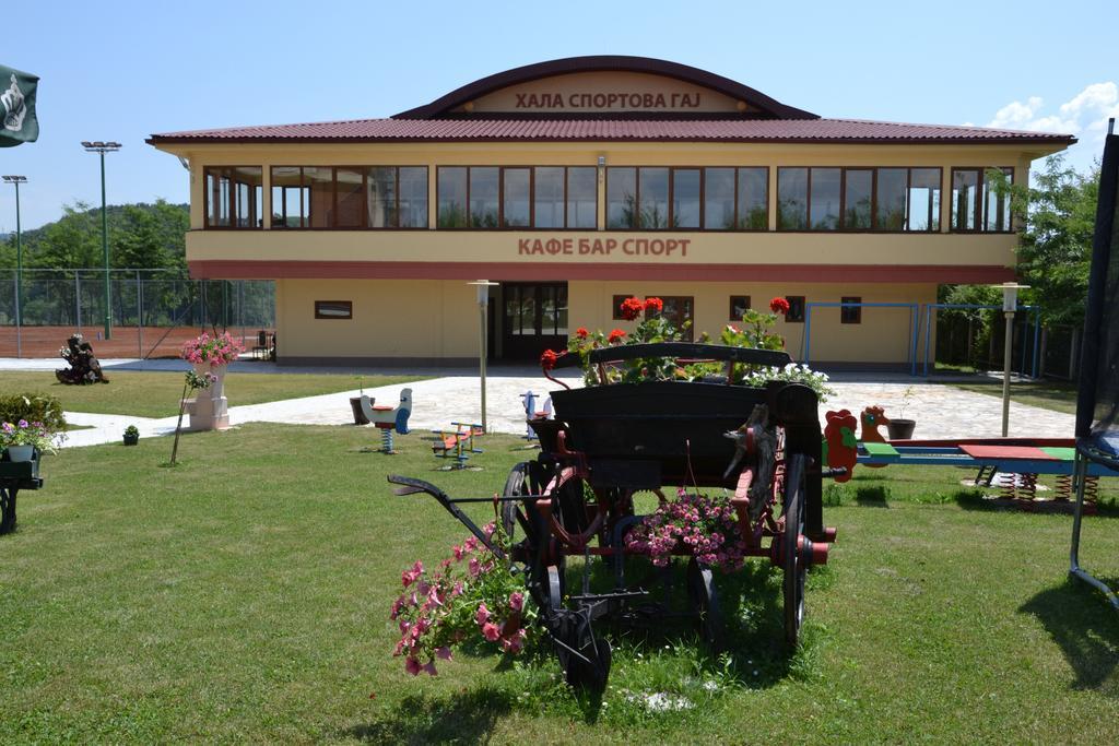 Hotel Ravni Gaj Knic Kültér fotó