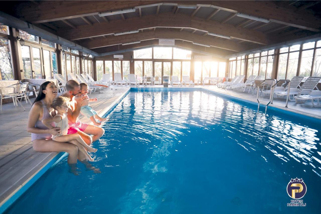 Hotel Ravni Gaj Knic Kültér fotó