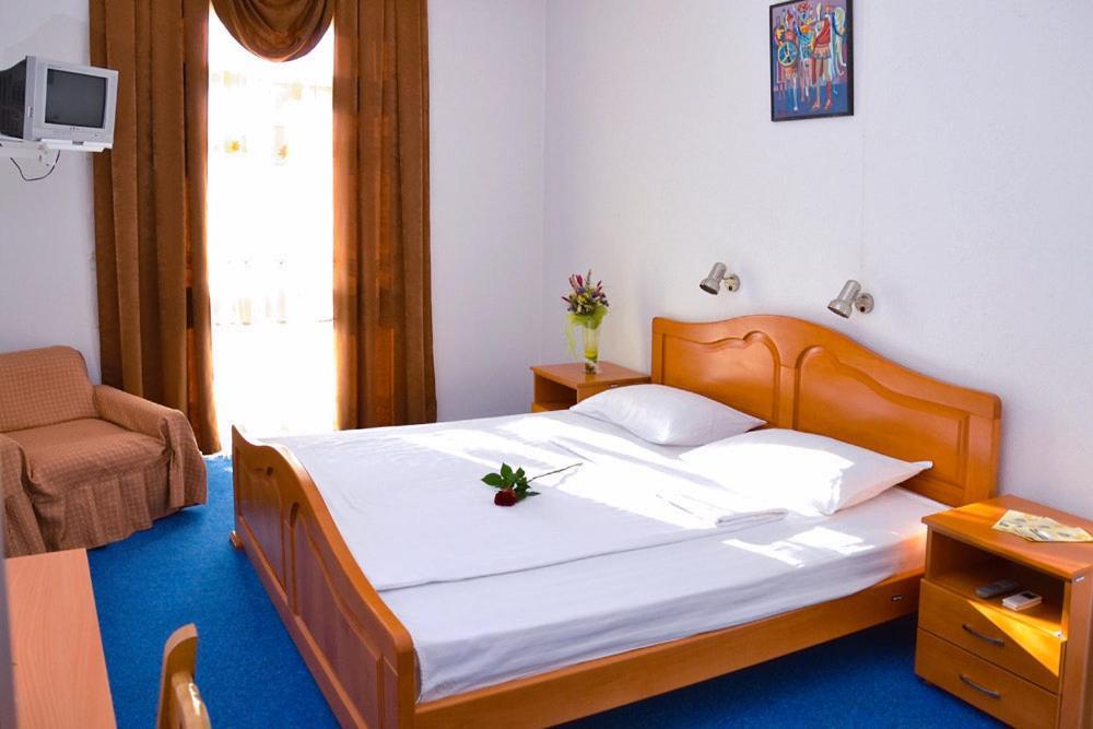 Hotel Ravni Gaj Knic Kültér fotó
