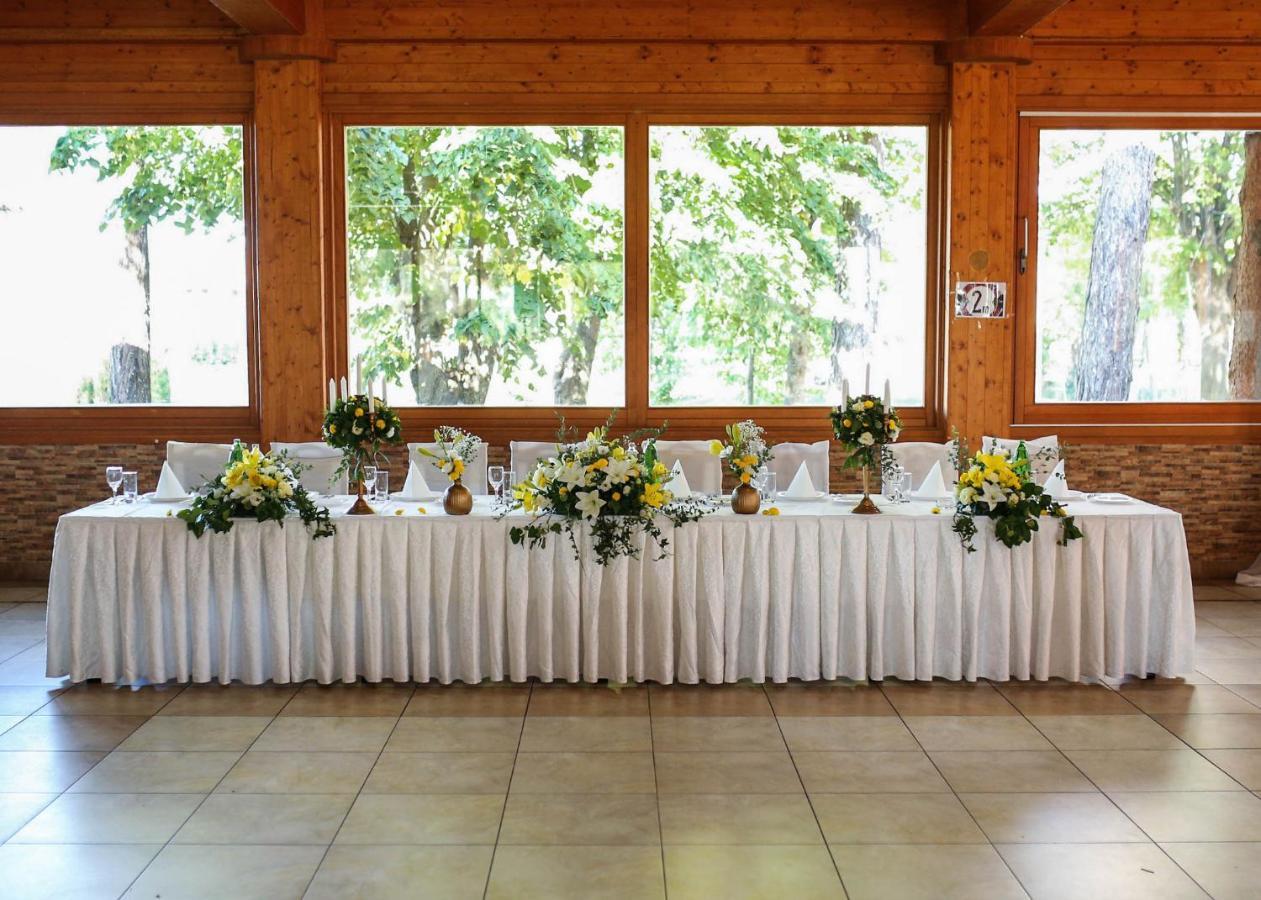 Hotel Ravni Gaj Knic Kültér fotó