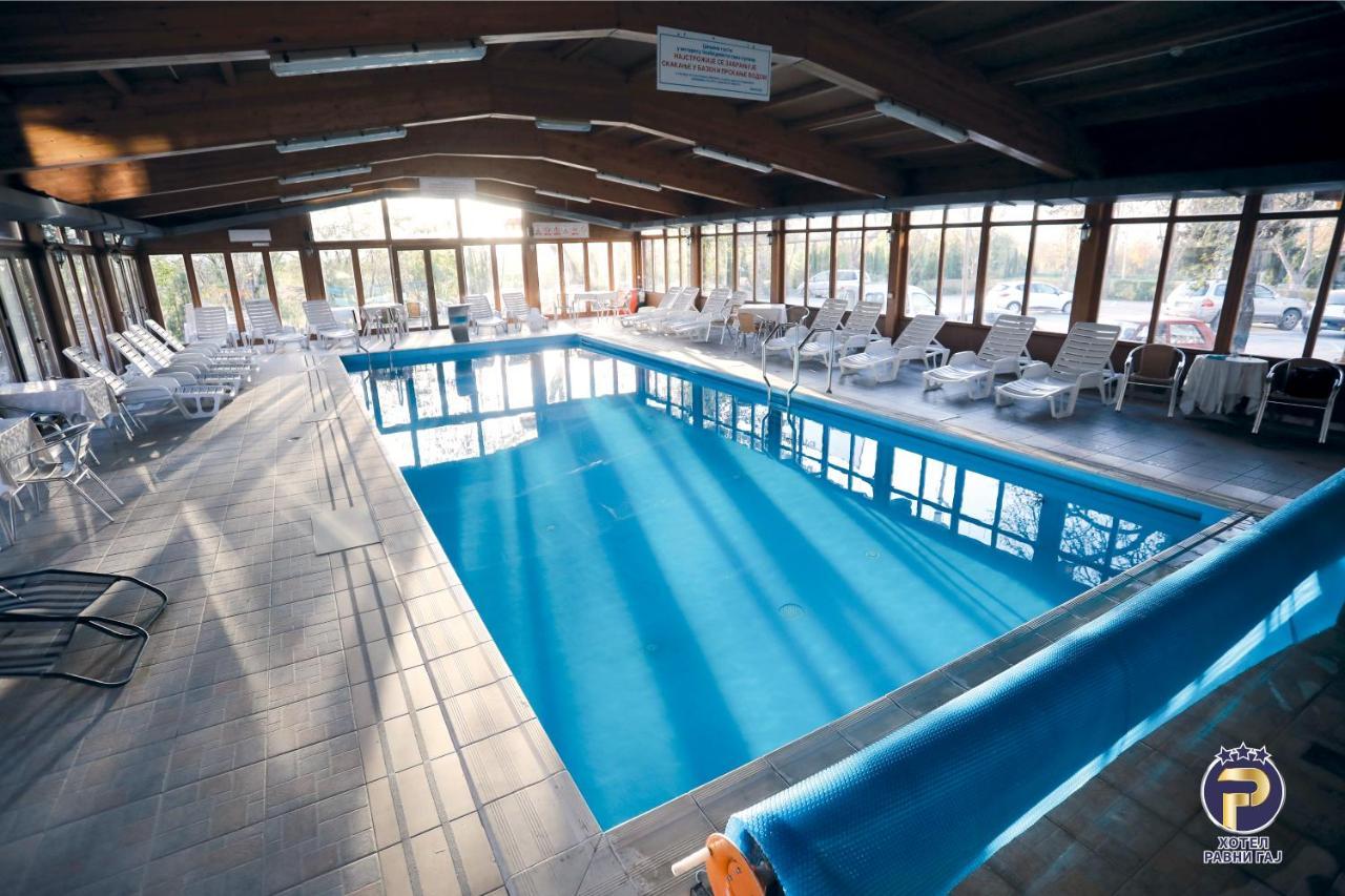 Hotel Ravni Gaj Knic Kültér fotó