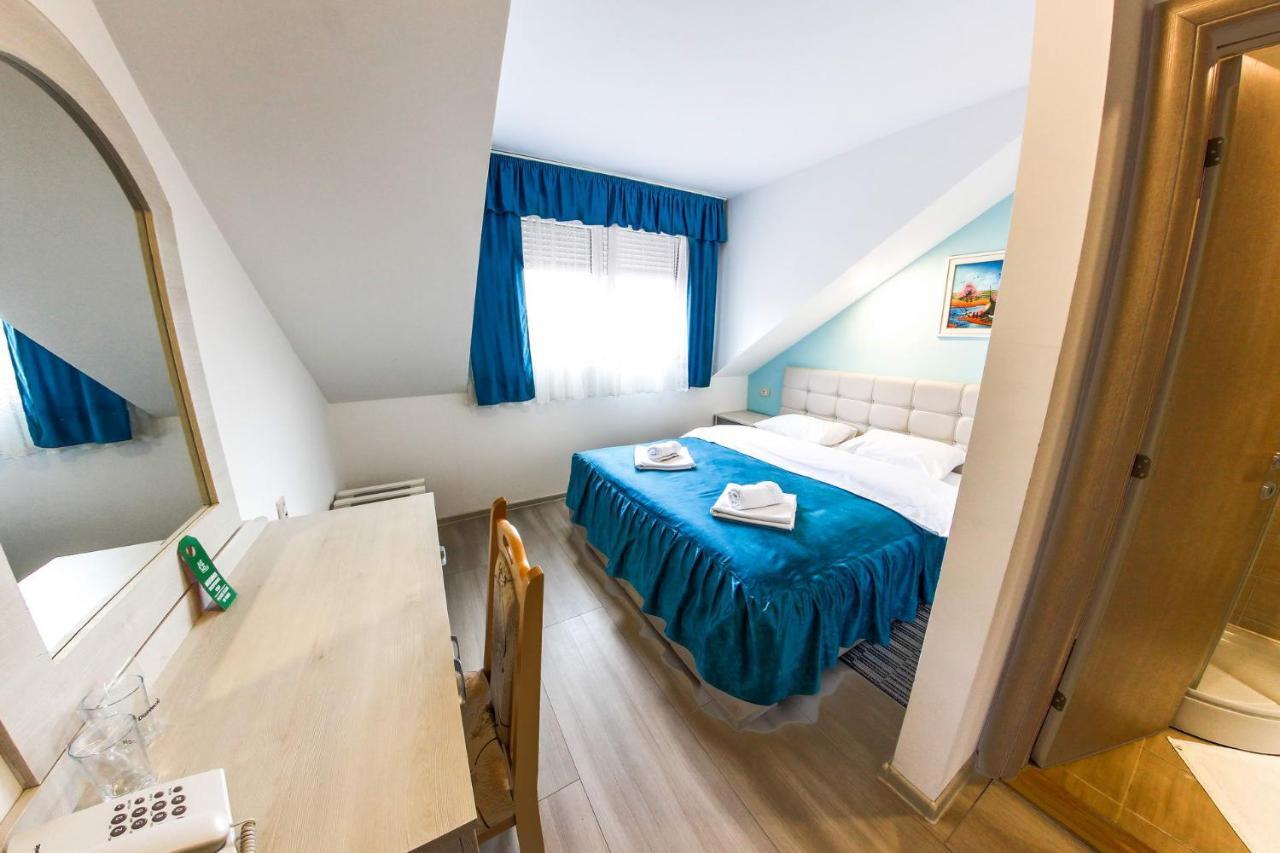 Hotel Ravni Gaj Knic Kültér fotó